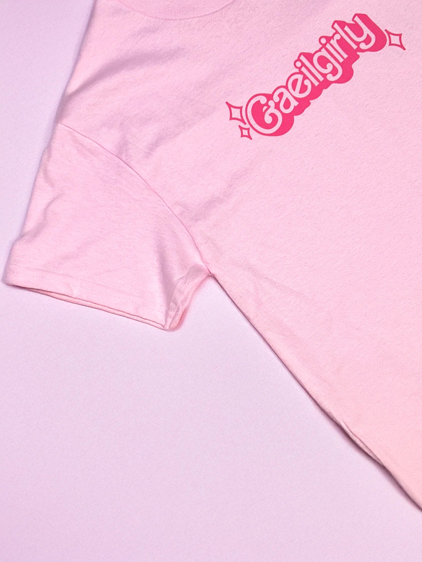 Gaeilgirly unisex t-shirt in pink